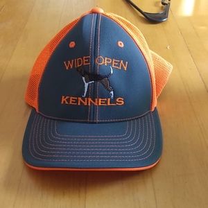 Wide open kennels hat